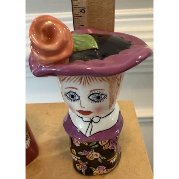 Ganz Pati’s People Hand Painted Ceramic Lady Salt Pepper Shakers Whimsical - Picture 6 of 7